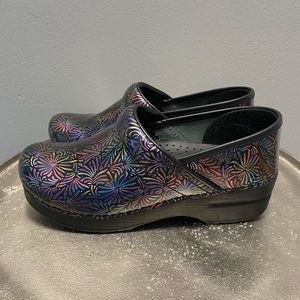 Women’s Dansko Professional Dandelion Patent.
